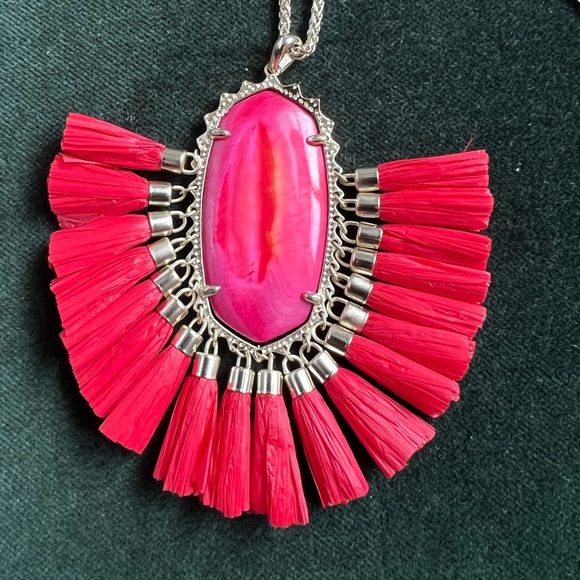 Kendra Scott Betsy Necklace - Picture 3 of 4